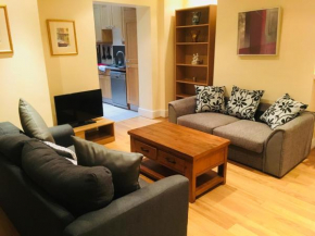 Large 2 Bedroom 2 Bathroom Apartment in Westminster, London